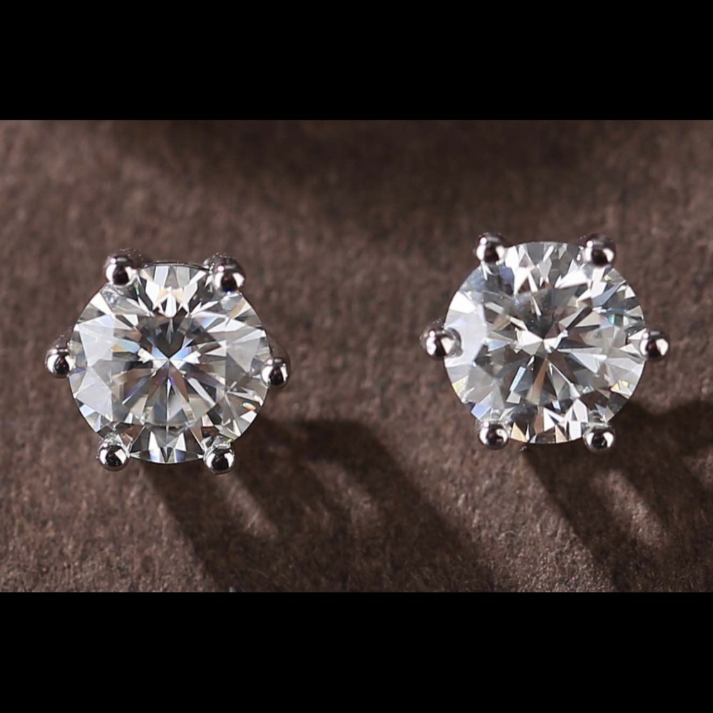 2ctVVS Solitaire Earring HUGE SALE GRA Certificate - Picture 6 of 17